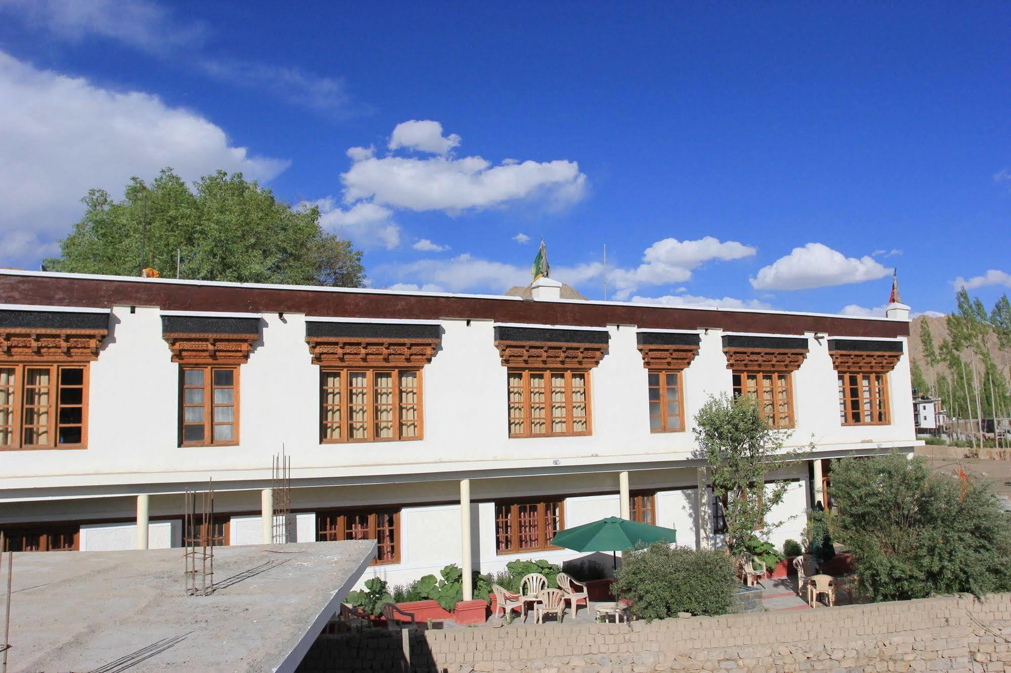 Hotel Mahay Palace Leh Exterior photo