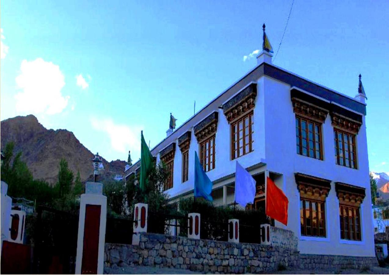 Hotel Mahay Palace Leh Exterior photo